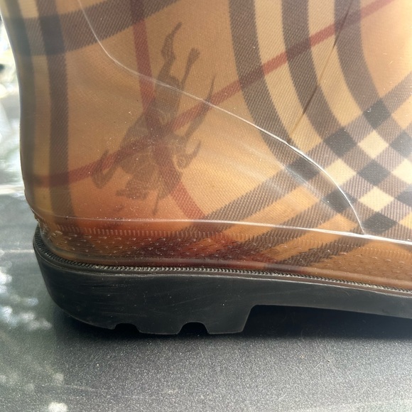 Burberry rain boots - Picture 9 of 9